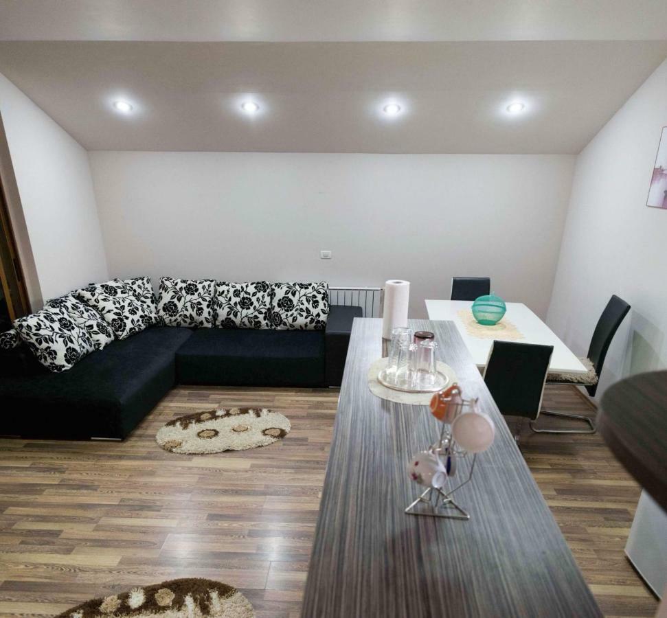 오라데아 Penthouse De Lux 아파트 외부 사진