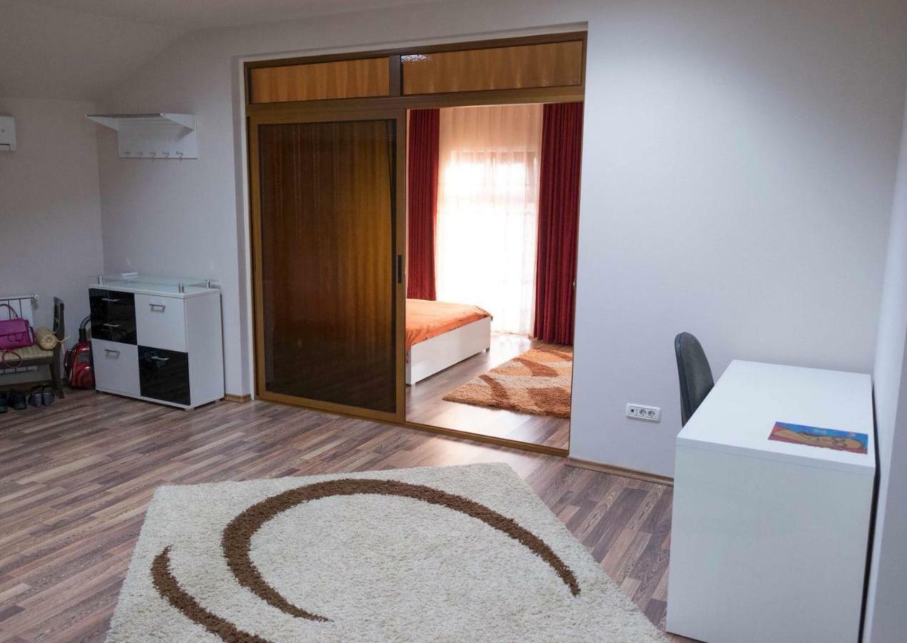 오라데아 Penthouse De Lux 아파트 외부 사진